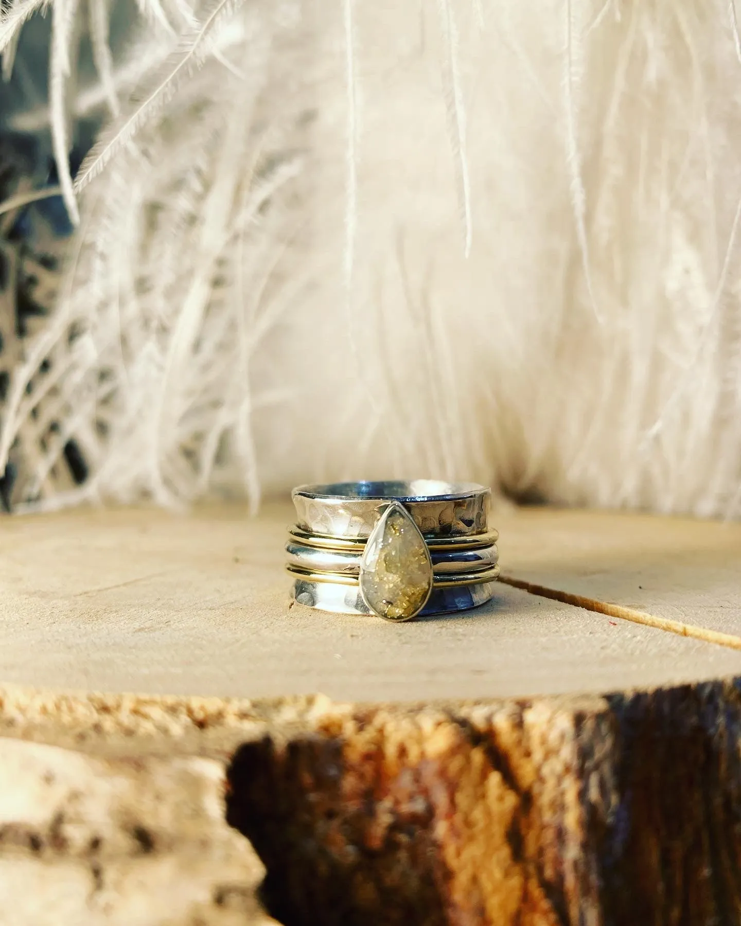 Breastmilk teardrop spinning ring